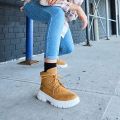 GREYFIELD BOOT WHEAT NUBUCK. 