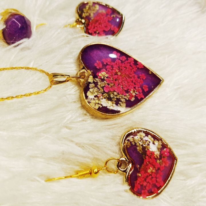 Customized Resin pendant with ear rings Real flowers jewelry - Main Image