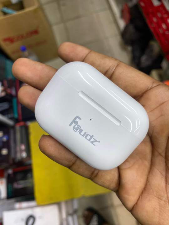 Fsudz%20E7%20Wireless%20Earphones%20Enjoy%20The%20Bass%20Music%20-%20Image%205