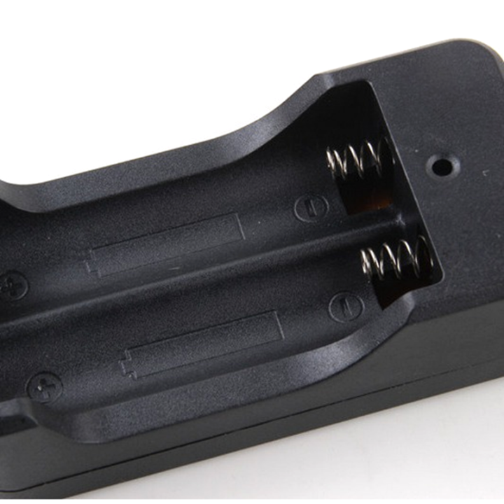 18650%20Battery%20Charger%20EU%20Plug%202%20Slots%20Smart%20Fast%20Charger%2018650%20Lithium%20Rechargeable%20Battery%20Charging%20Device%20DC4.2V%201A%20-%20Image%205