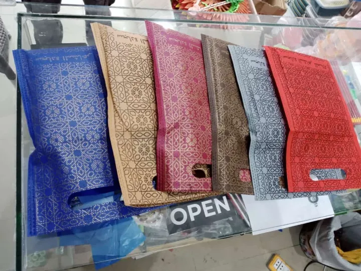 Pocket%20Size%20Foldable%20Prayer%20Mat%20-%20Image%202