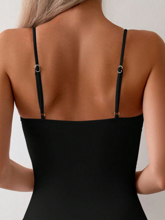 Solid%20color%202025%20new%20bikini%20set%20is%20hot%20and%20sexywith%20a%20sense%20of%20designshowing%20the%20figure%20beachside%20casual%20island%20vacation%20-%20Image%205