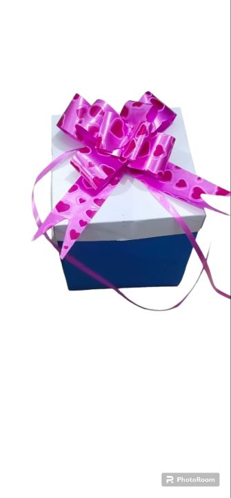 Cadbury%20Dairy%20milk%20chocolate%20gift%20box%20with%20eclairs%20toffee%20-%20Image%209