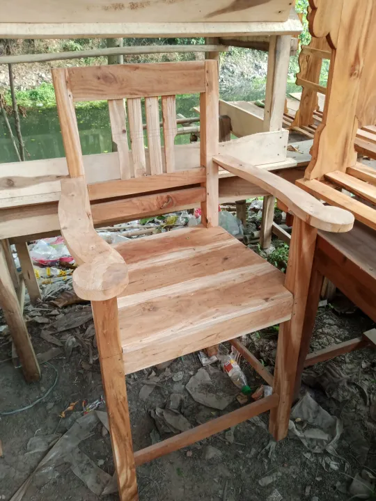 2%20ft%20high%20sitting%20chair%20with%20handle%20very%20much%20comfortable%20wooden%20made%20-%20Image%202