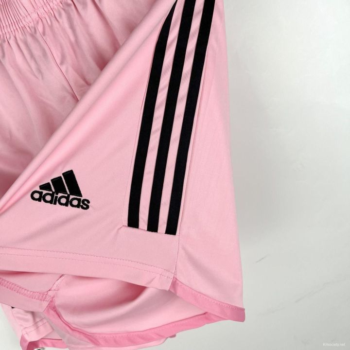 Inter%20Miami%20Football%20Shorts:%20Comfortable%20Sportswear%20For%20Training%20Sessions%20And%20Matches%20-%20Image%203
