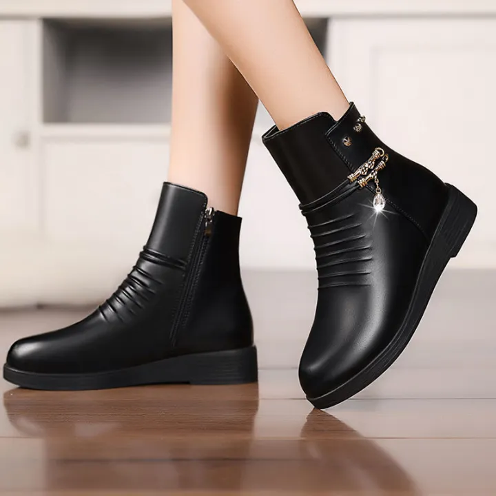 Leather%20Women%20Boots%202024%20Winter%20Thick%20Wool%20Lined%20Genuine%20Leather%20Women%20Snow%20Boots%20Large%20Size%20Women%20Winter%20Shoes%20-%20Image%205
