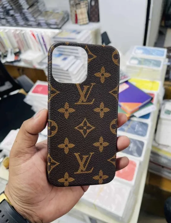 LV%20Case%20For%20iPhone%20-%20Image%202