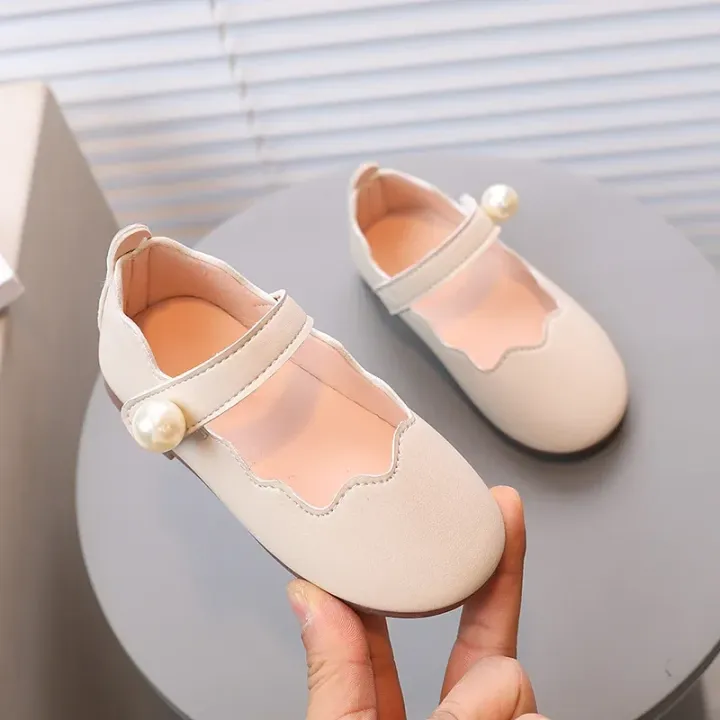 Girls%20Leather%20Shoes%20for%20Party%20Wedding%20Solid%20Color%20Kids%20Princess%20Shoes%20with%20Big%20Pearl%20Round-toe%20Children%20Shallow%20Moccasin%20Shoes%20-%20Image%204