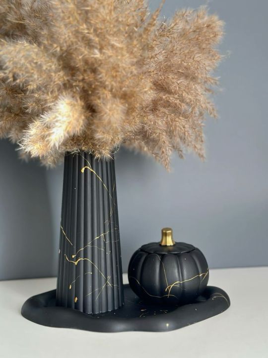 Long%20ribbed%20vase%20in%20big%20size%20for%20home%20decoration%20-%20Image%202