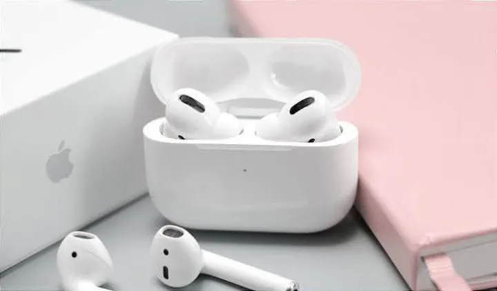 Apple%20Airpods%20Pro%202nd%20Generation%20-%20Image%203