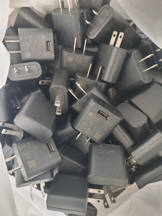 5V/1A%20Mini%20Mobile%20Charger%20-%20Quick%20Charging,%20Universal%20Compatibility,%20Durable%20Design%20-%20Image%203