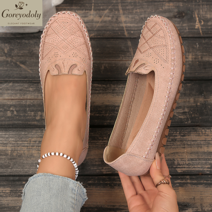 goreyodoly%20Women%20Slip%20On%20Loafers%20Wide%20Fit%20Comfortable%20Flats%20Lightweight%20Breathable%20Shoe%20Perforated%20Embroidery%20Print%20Leather%20Look%20-%20Image%203