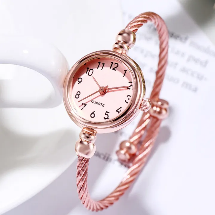 Fashion%20Women's%20Wristwatch%20Gold%20Bracelet%20Small%20Dial%20Elegant%20Watch%20New%20Cute%20Women%20Steel%20Bracelet%20Watch%20Quartz%20Wristwatch%20-%20Image%204