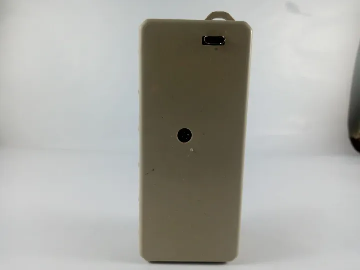 Rechargeable%20Emergency%20LED%20Light%20-%20Image%205