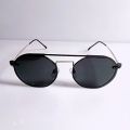 Eye frame with polarized attachment mirror. 