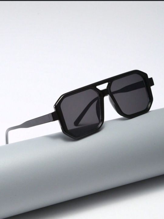 1.%20*Angular%20Aviator*:%20A%20square%20shape%20with%20angular%20edges%20and%20a%20double%20bridge,%20inspired%20by%20aviator%20sunglasses.%0A%0A2.%20*Geometric%20Cube*:%20A%20bold,%203D%20cube-shaped%20frame%20with%20sharp%20edges%20and%20a%20futuristic%20look.%0A%0A3.%20*Soft%20Square*:%20A%20rounded%20square%20shape%20with%20smooth%20e%20-%20Image%202