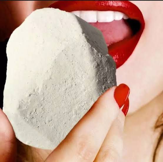 Gachi%20Mitti%20Uclays%20BENTONITE%20Edible%20Clay%20Chunks%20Natural%20for%20Eating%20450%20Grams%20gachi%20matti%20-%20Image%205