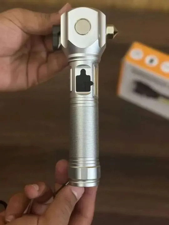 Waterproof%20Flashlight:%2026600mAh%20Power%20Bank,%20Laser%20Precision,%20and%201km%20Range%20-%20Image%206