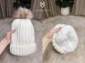 Fur pompom beanie. 