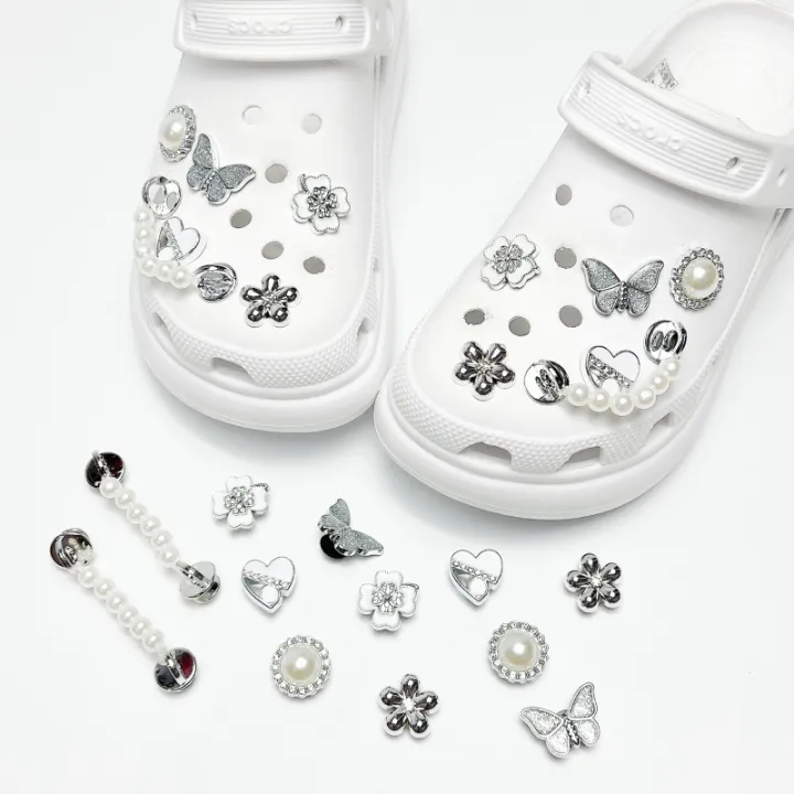 2026%20Summer%20Luxury%20Shoe%20Charms%20Set%20Accessories%20for%20Clogs%20Diamond%20Butterfly%20Flower%20Pearl%20Chain%20DIY%20Shoes%20Decorations%20Girl%20-%20Image%206