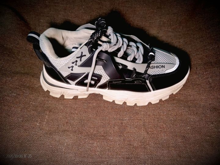 Men's%20Black%20White%20Fashion%20Sneakers%20%7C%20Casual%20Chunky%20Sole%20Lace%20Up%20Shoes%20%7C%20Stylish%20Everyday%20Sneakers%20-%20Image%203