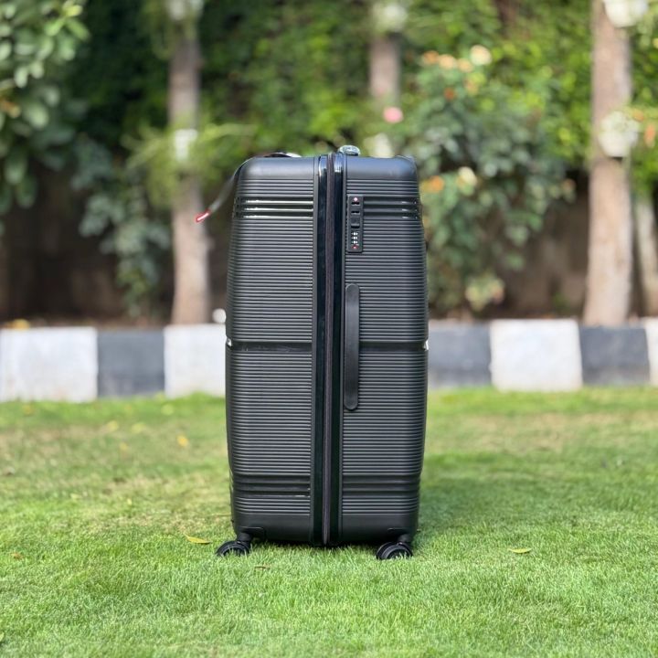 Cartier%20Luggage%20Bag%20(Set%20of%203)(22",26",30")%20-%20Image%204