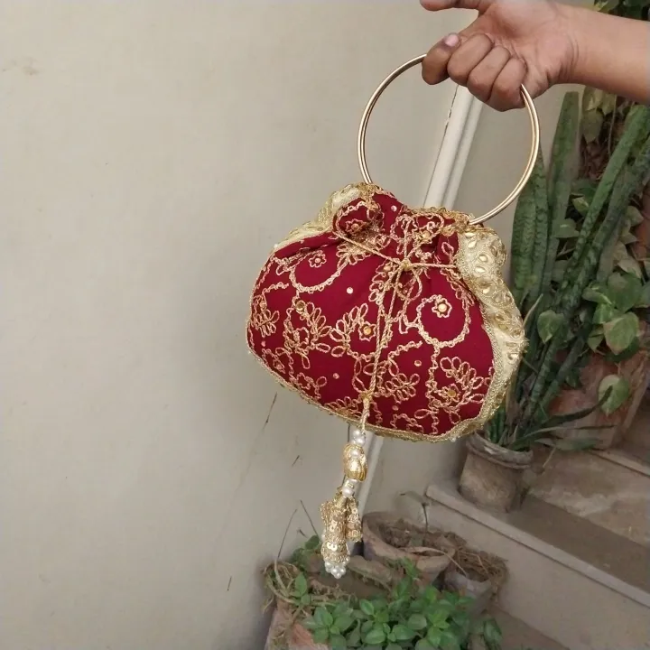 latest%20potli%20pouch%20purse%20clutch%20bag%20with%20round%20metal%20handle%20-%20Image%209