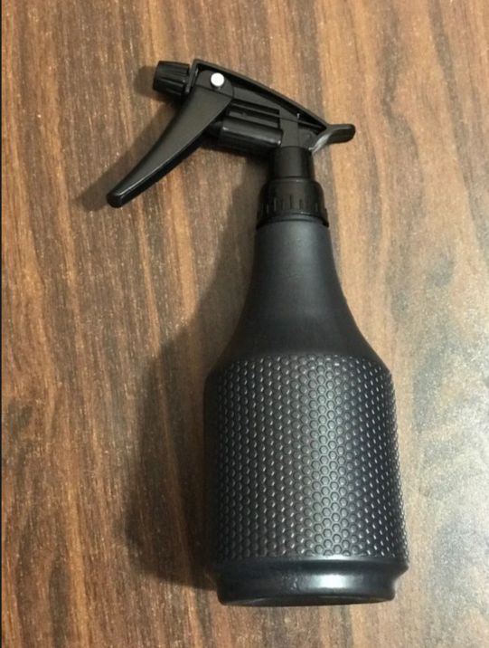 Black%20Shower%20Spray%20Bottle%20/Refillable%20Sparay%20Bottle%20/Saloon%20Shawar%20Spray%20Bottle.%20-%20Image%204