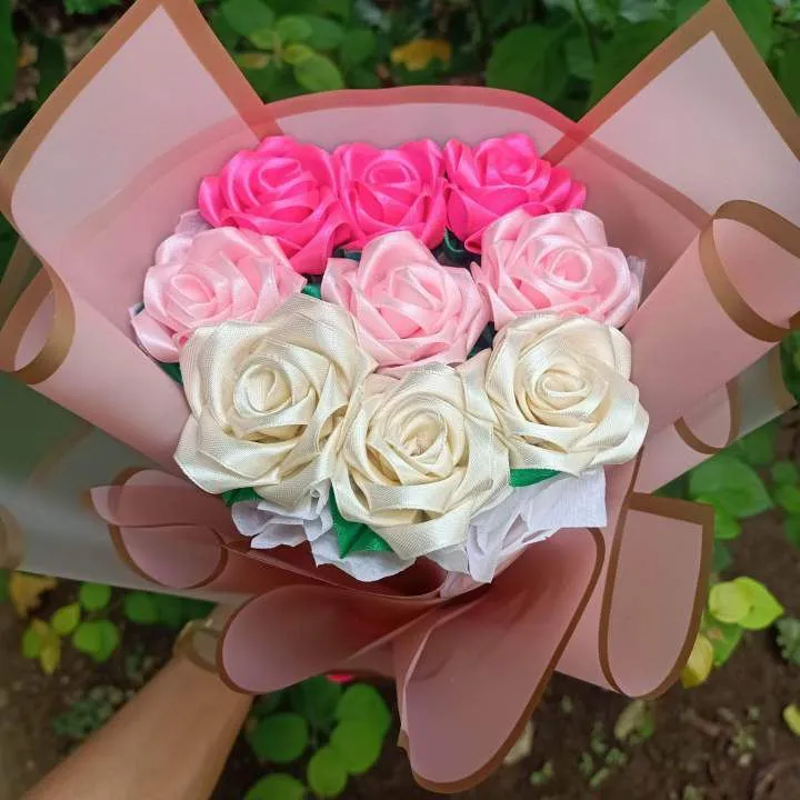 Handmade%20Bunch%20Rose%20Flower%20Bouquet%20-%20Image%204