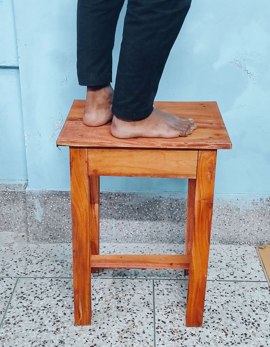 High stool for clearing ceiling