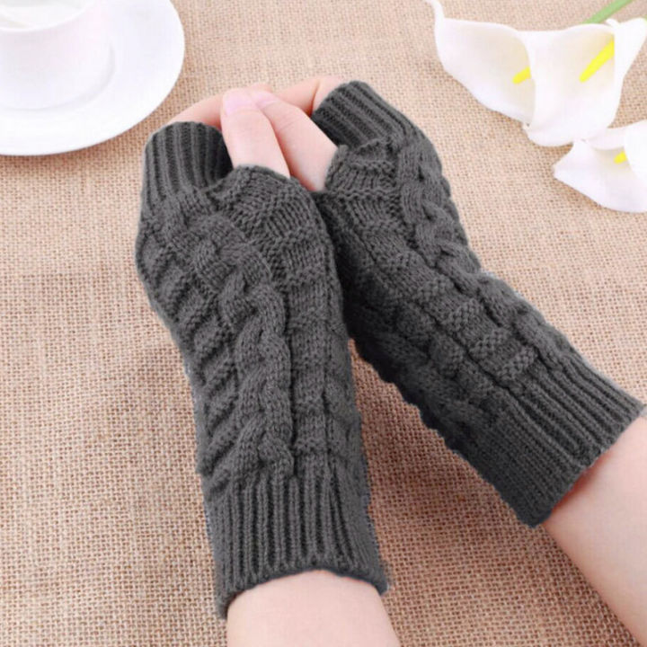 Winter%20Fingerless%20Gloves%20for%20Women,%20Computer%20Short%20Warm%20and%20Extended%20Korean%20Style%20Half-Finger%20Knitted%20Flat%20Gloves%20-%20Image%204