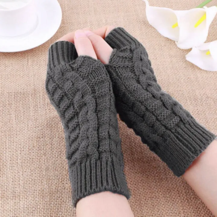 Winter%20Fingerless%20Gloves%20for%20Women,%20Computer%20Short%20Warm%20and%20Extended%20Korean%20Style%20Half-Finger%20Knitted%20Flat%20Gloves%20-%20Image%204