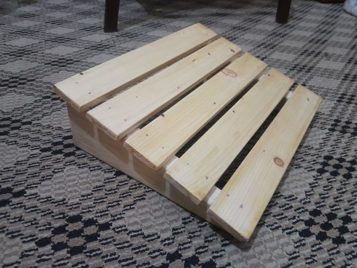 Wooden%20Foot%20rest%20for%20Home%20and%20Office,Under%20Desk%20foot%20rest%20Stool,%20Foot%20relaxation,%20Wooden%20Ergonomic,%20Under%20-Desk%20Foot%20rest%20Stool%20Foot%20-%20Image%206