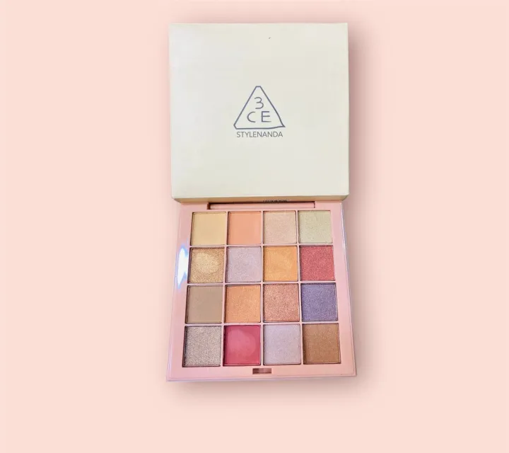 StyleNanda%2016%20colour%20eyeshadow%20palette%20Highly%20pigmented%20eyeshadow%20palette%20-%20Image%203