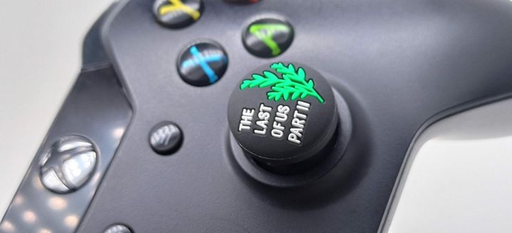 Last%20Of%20Us%202%20Pair%20Thumb%20Grips%20For%20PS5%20/%20PS4%20/%20XBOX%20One%20X/S%20Joystick%20controller%20skin%20caps%20-%20Image%203
