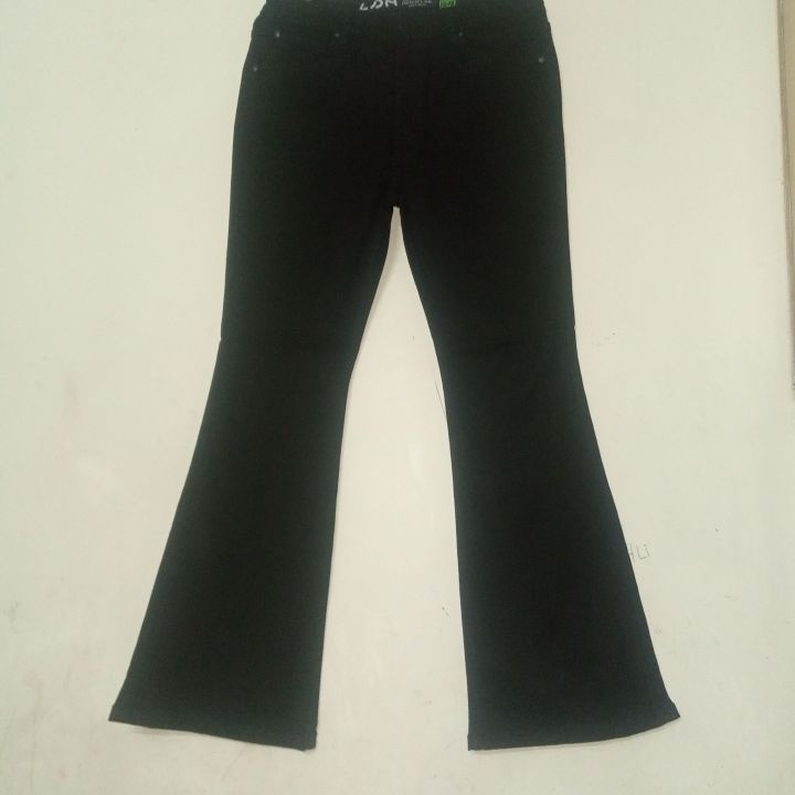 Bell%20Bottom%20jeans%20for%20women%20-%20Image%205