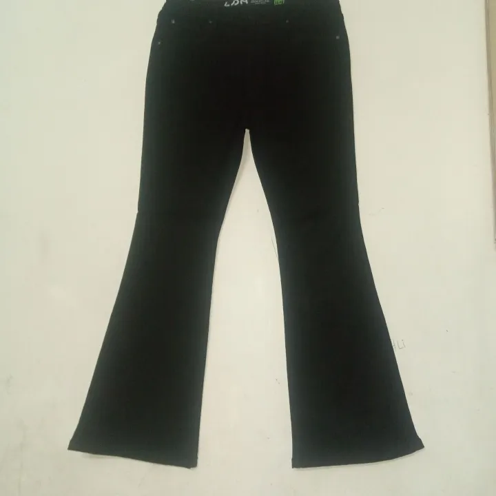 Bell%20Bottom%20jeans%20for%20women%20-%20Image%205