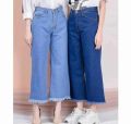 Ladies Stylish Denim Flyer Pant New Trendy look Jeans Pant for Women. 