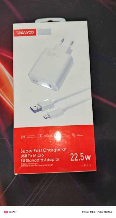 Tranyoo Super Fast Charger Kit with a USB to Micro cable and an EU standard adapter. It is a 22.5W charger with a charging indicator light.