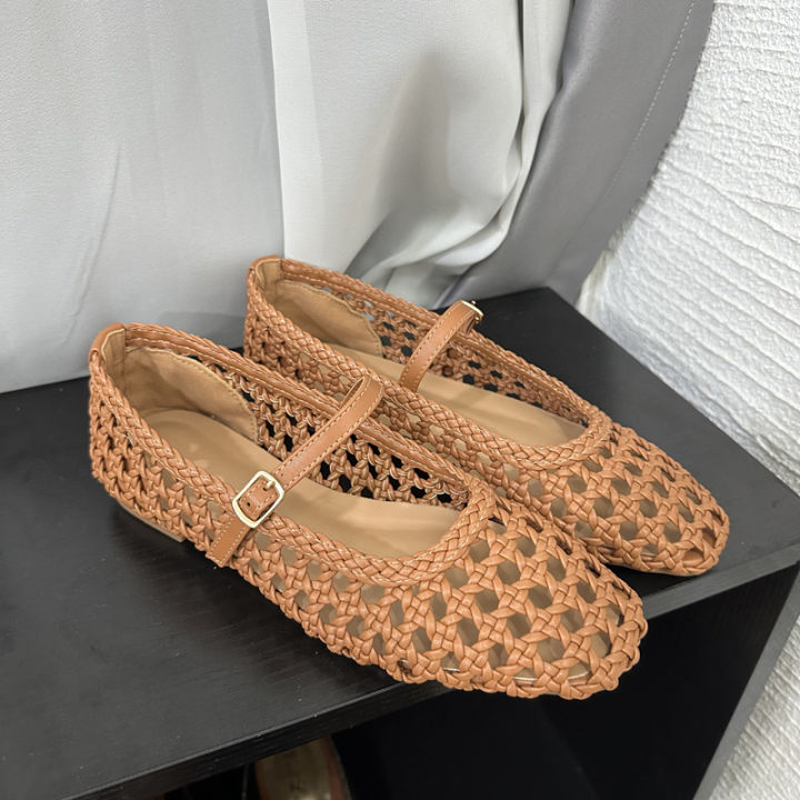 2025%20Versatile%20Brown%20Color%20Summer%20Sandals%20Women's%20Square%20Toe%20Shoes%20Covered%20Toe%20Shoes%20Fashion%20Hollow%20Flat%20Heels%20Women's%20Sandals%20-%20Image%204