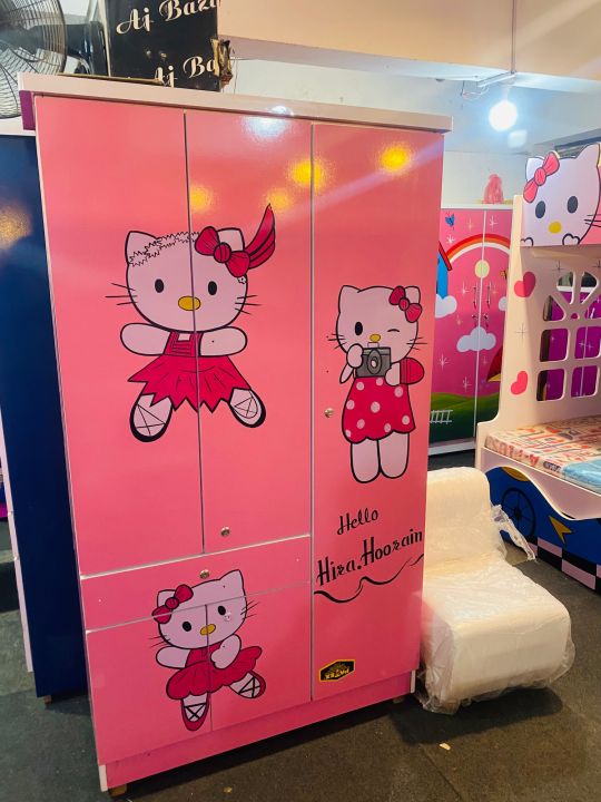 hello%20kitty%20kid%E2%80%99s%20furniture%20-%20Image%202