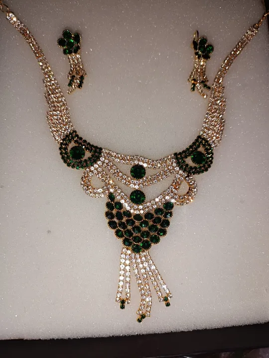 Stylish%20green%20cut%20stone%20jewelry%20set%20for%20weddings/%20Eid%20imported%20from%20UAE%20-%20Image%203