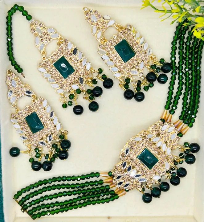 Charming%20Hyderabadi%20Choker%20Patti%20Set%20with%20Big%20Earrings%20&%20Tikka%20for%20Women%20and%20Girls%20%E2%80%93%20New%20Antique%20Design%20-%20Image%207