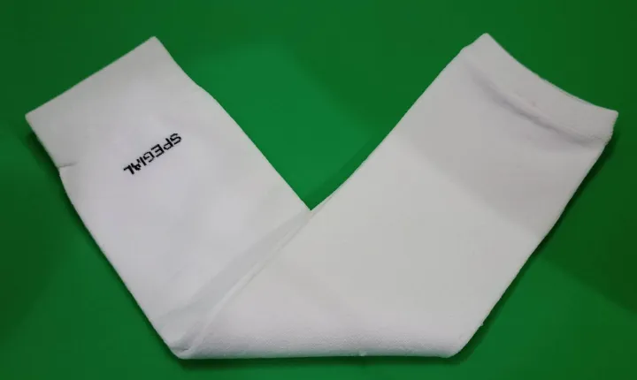 Outdoor%20Essentials%20UV%20Sun%20Protection%20Arm%20Sleeves%20-%20Cooling%20Compression%20Arm%20Sleeves%20for%20Men%20and%20Women.%20(2%20pieces%20)%20-%20Image%203