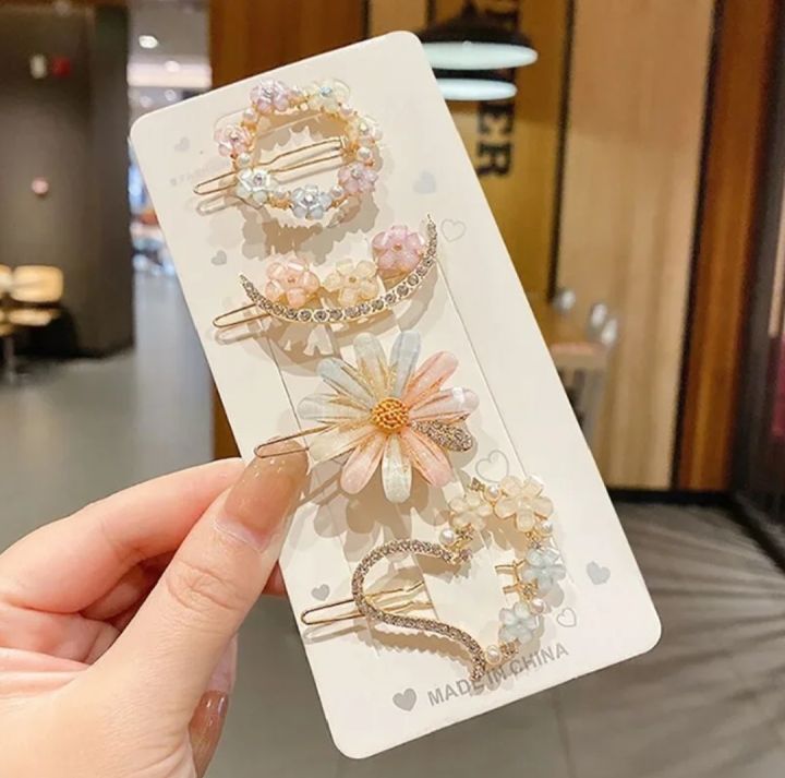 4Pcs, Set Sweet Crystal Hair Clips for Women, Korean Bow, Pearl, Star, Moon, Starfish, Bear Hairpins, Stylish Hair Accessories