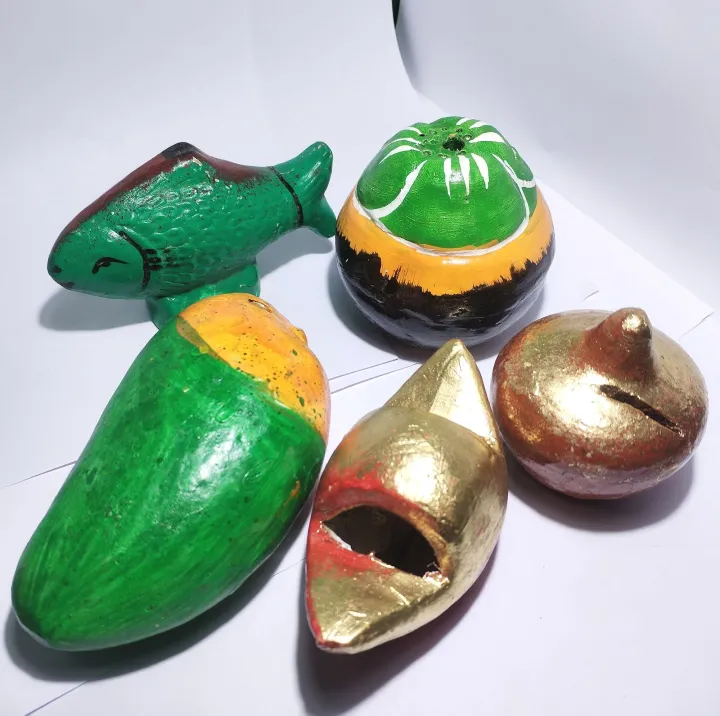 5%20pieces%20clay%20showpiece%20and%20toys%20-%20Image%202