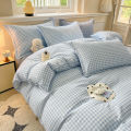 3pcs Simple, soft and skin-friendly duvet cover 3-piece set (1 duvet cover +2 pillowcases) (without core) Modern and breathable. 