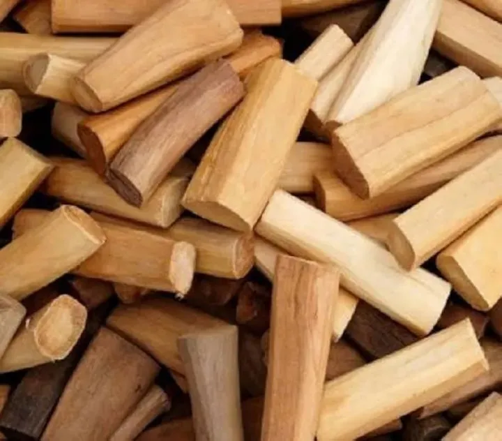 Sandalwood%20Perfume%20Attar%20-%20100%25%20Alcohol-Free%20Fragrance%20for%20Men%20and%20Women%20(6%20ml)%20-%20Image%202