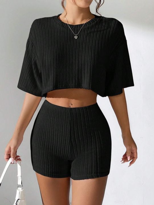 Women's%20Spring%20and%20Summer%20Fashion%20Short%20Crew%20Neck%20T-Shirt%20Top%20Shorts%20Two-piece%20Set%20Women's%20Womens%20Two%20Peice%20Sets%20-%20Image%207