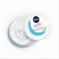 Nivea Soft Light Moisturiser Cream
50g.